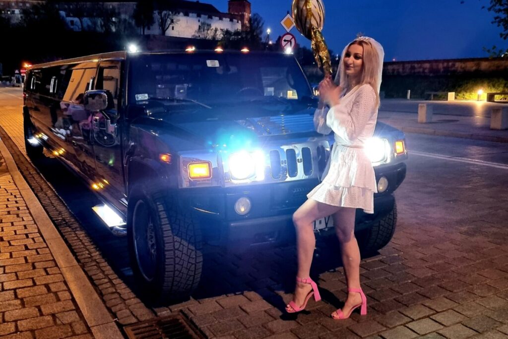 Wynajem limuzyny Hummer w Krakowie na urodziny
